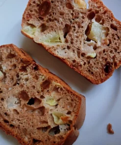 Kwarkbrood met appel, kaneel en rozijnen